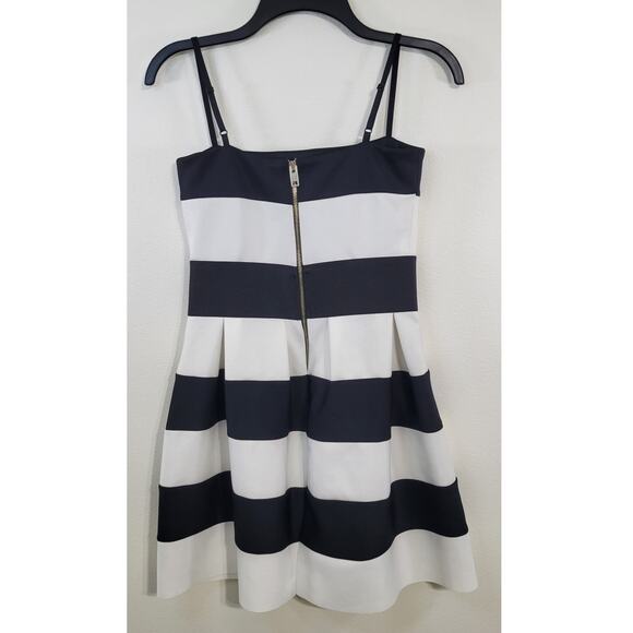 RInaScimento Dress Womens Medium Pleated Black & White Mini Basic Sleek Sexy - Picture 5 of 9